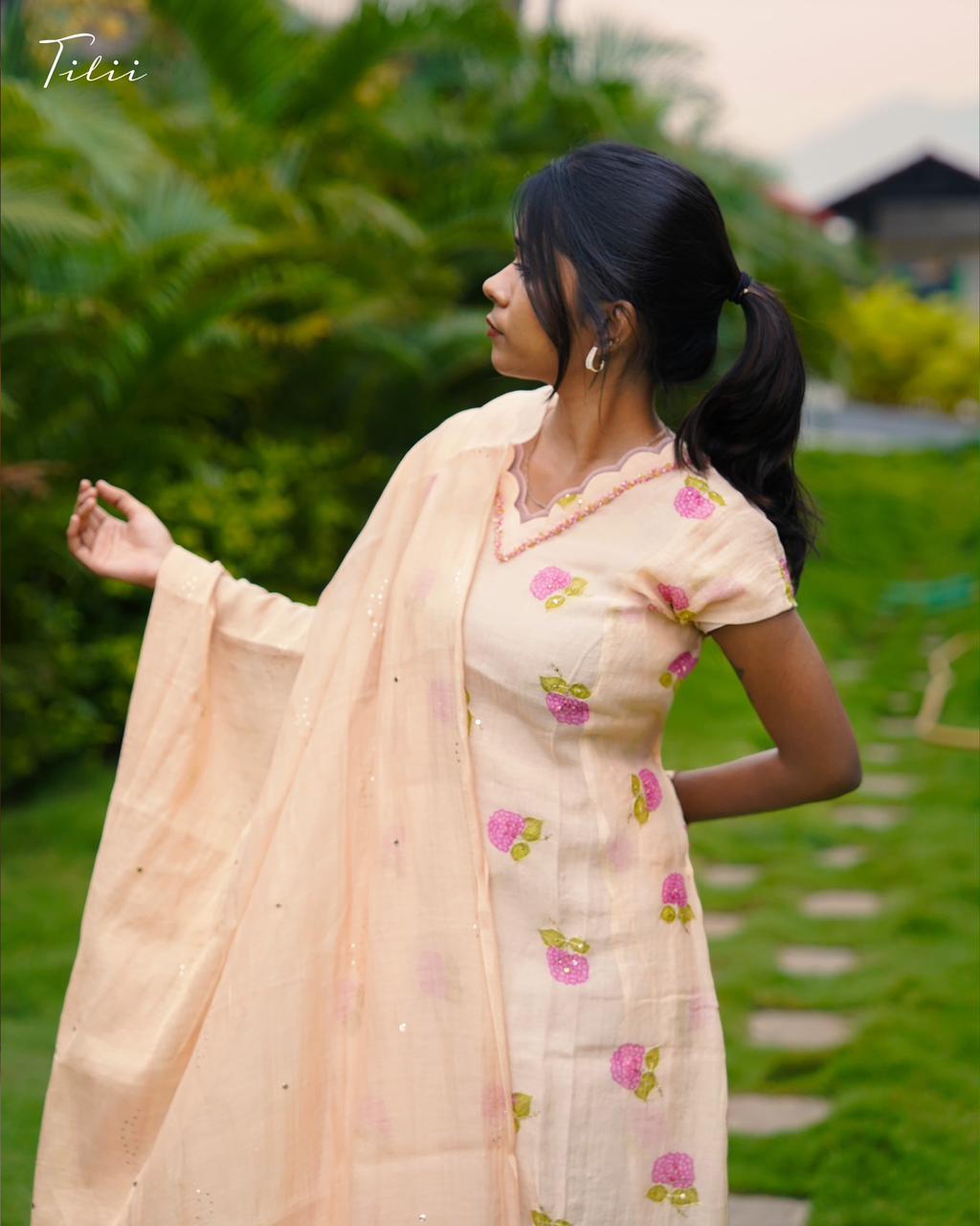 Unstitched suit set in peach